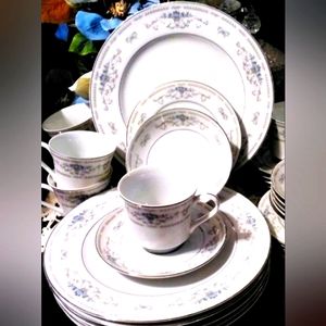 6 DIANE VINTAGE 5 1/2 SAUCERS By Fine China of Japan